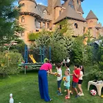 Нощувка със закуска (B & B) Royal Valentina Castle