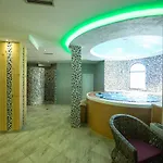 Royal Valentina Castle Нощувка със закуска (B & B)