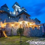 Нощувка със закуска (B & B) Royal Valentina Castle 4*