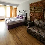 Royal Valentina Castle Нощувка със закуска (B & B) Огняново