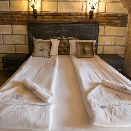 Royal Valentina Castle Bed & Breakfast