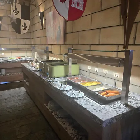 Nocleg ze śniadaniem Royal Valentina Castle Ognianowo