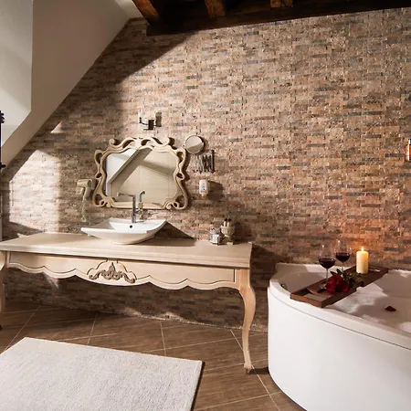 Panzió Royal Valentina Castle 4*