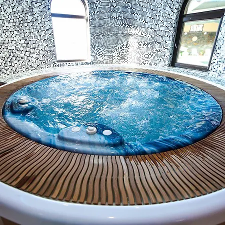 Royal Valentina Castle Ogneanovo