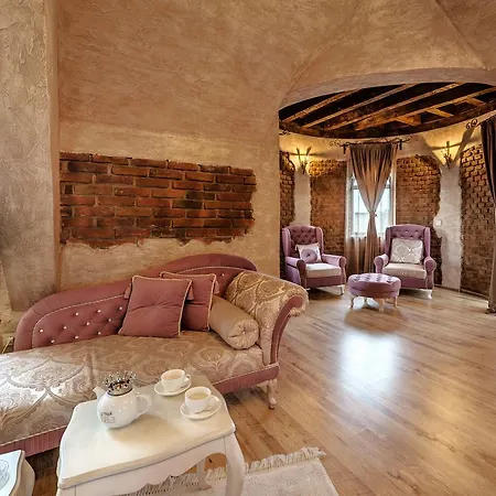 Royal Valentina Castle Bed & Breakfast