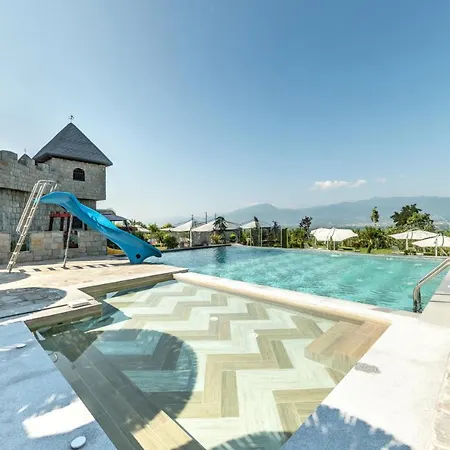 Royal Valentina Castle Oda ve Kahvaltı 4*