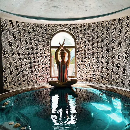 Royal Valentina Castle 4*