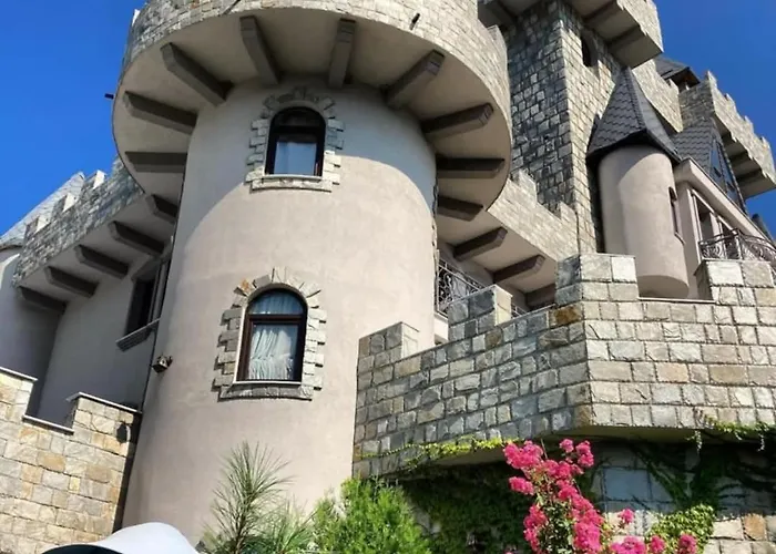 Royal Valentina Castle Ognianowo