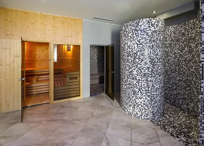 Royal Valentina Castle Ognianowo