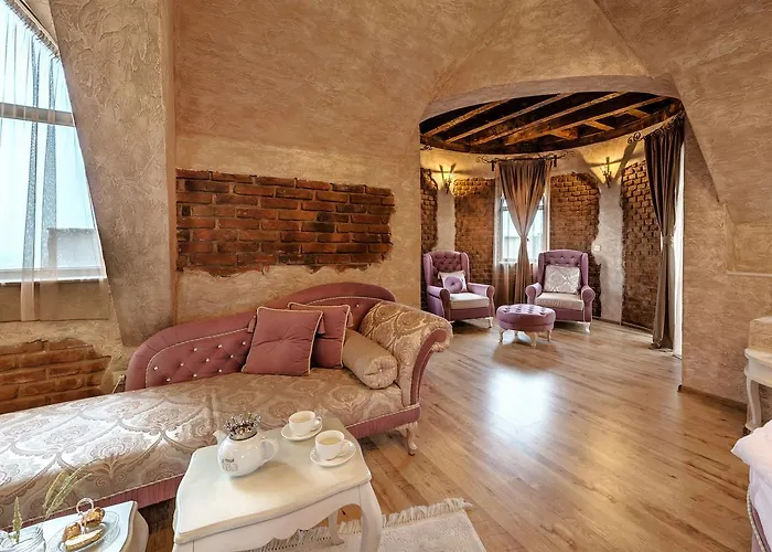 Royal Valentina Castle Bed and Breakfast